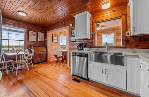 Nags Head Cabaña | Historic Cottage + Oceanside + Nags Head NC + Ridge Retreat II