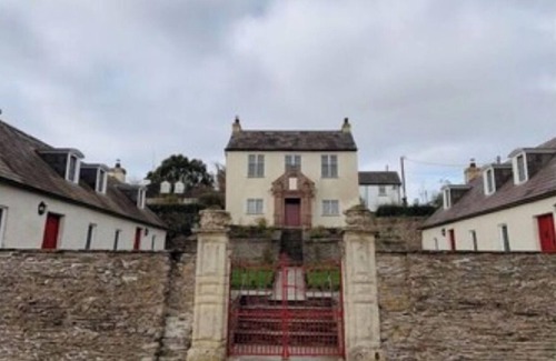 Kinsale Town Centre Cabaña | Historic cottage overlooking Kinsale harbour