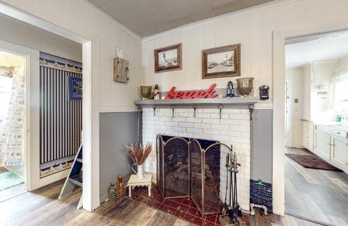 Long Beach Casa | Historic Cottage