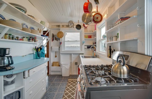 Brant Rock Cabaña | Historic Cottage w/ Beautiful Oceanfront View