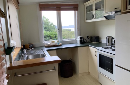 Kohukohu Casa | Historic cottage with harbour views