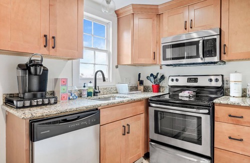 Eastside Casa | Historic District ★ Charming Duplex Cottage ★ 2APTS/5BDRS ★ Private Courtyard