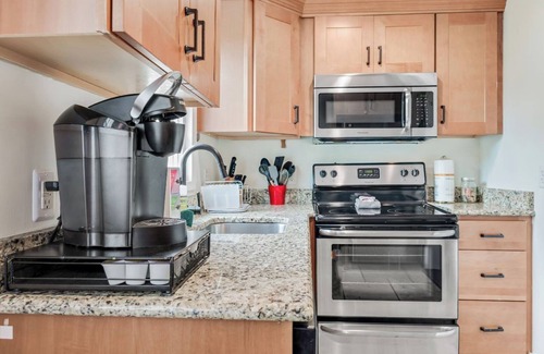 Eastside Casa | Historic District ★ Charming Duplex Cottage ★ 2APTS/5BDRS ★ Private Courtyard