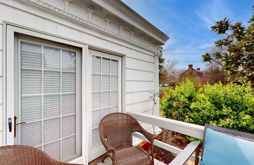 Salisbury Casa | Historic dog-friendly home with a grassy yard, deck, washer/dryer, & central AC