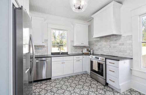 Aiken Casa | Historic Downtown - 5 Bedrooms, 7 Beds, Sleeps 10!