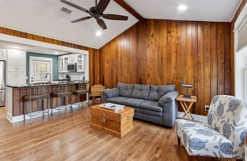 St. Marys Casa | Historic Downtown: Dining, Shops, Ferry Steps Away