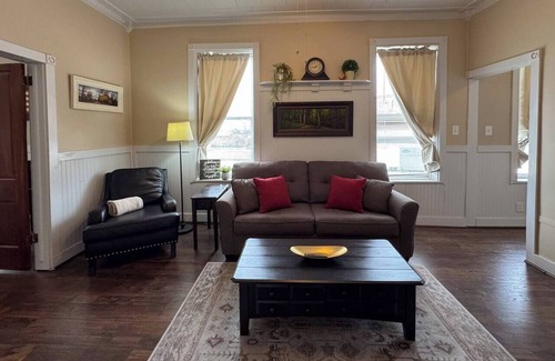 Nauvoo Apartamento | Authentic 1888 Architecture - Historic Experience