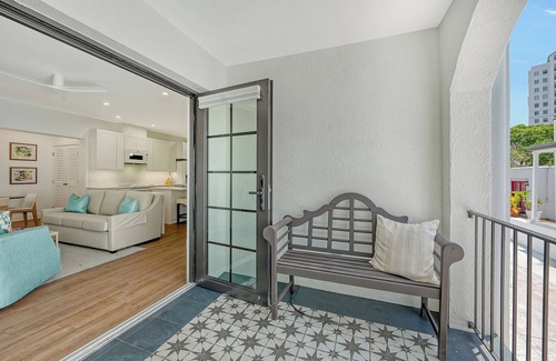 Burns Square Casa | Historic Downtown Sarasota - Gem II