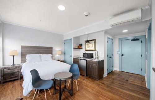 Conway Casa | Historic Elegance Loft in Downtown Conway