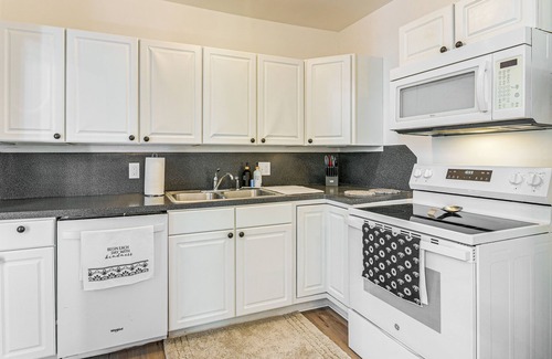 Galveston Apartamento | Historic Escape: Walk to The Strand Galleries!