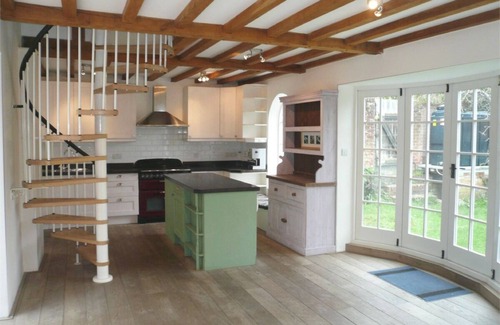 Fingest Cabaña | Historic Fairytale Cottage with 21stCentury Luxury