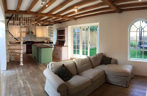 Fingest Cabaña | Historic Fairytale Cottage with 21stCentury Luxury