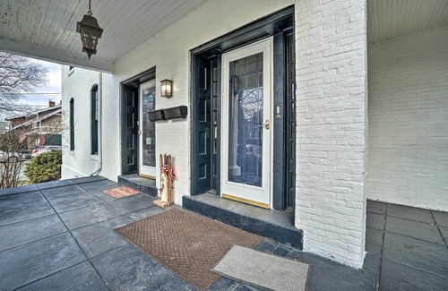 Erie Apartamento | Historic Family Home 2 Mi to Lake Erie & Zoo!
