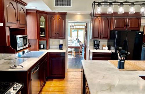 Luray Casa | Historic Farm Cottage Perfect for Groups and Horseback Riding in Virginia