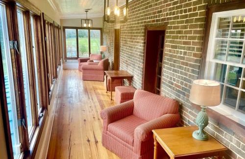 Luray Casa | Historic Farm Cottage Perfect for Groups and Horseback Riding in Virginia