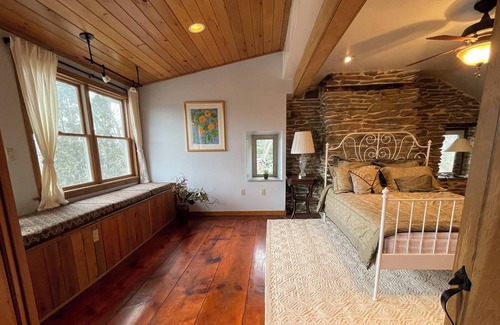 Lenhartsville Casa | Historic Farmhouse and Gardens on 67+Acres