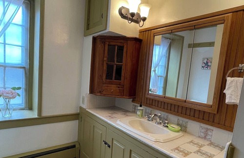 Lenhartsville Casa | Historic Farmhouse and Gardens on 67+Acres