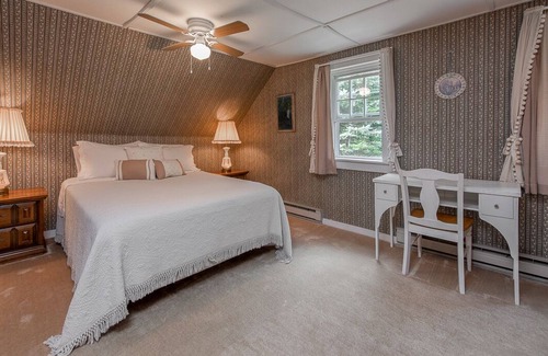Dorchester Apartamento | Historic Farmhouse in White Mountains Close to great trails