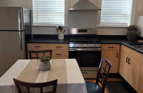 Brighton Park Apartamento | Historic feel, Modern comfort Walk to parks and food in beautiful Chicago