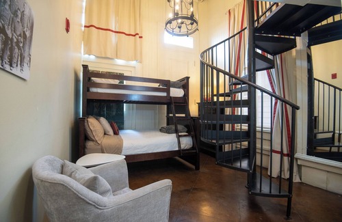 Bywater Cama Y Desayuno | Engine 24 Firehouse Room 3