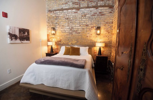 Bywater Cama Y Desayuno | Engine 24 Firehouse Courtyard Room 4