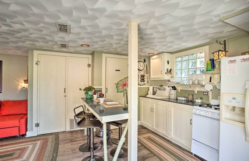 Fairmount Cabaña | ¡NUEVO! "The Quarters at Fairmount" Cottage w / Pool