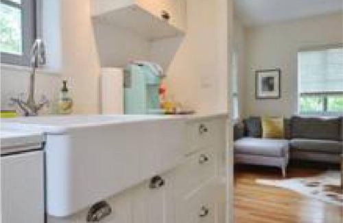 Northeast Miami Apartamento | Historic Garden Villa-Stand alone 2 BR cottage apartment. Modern period charm.