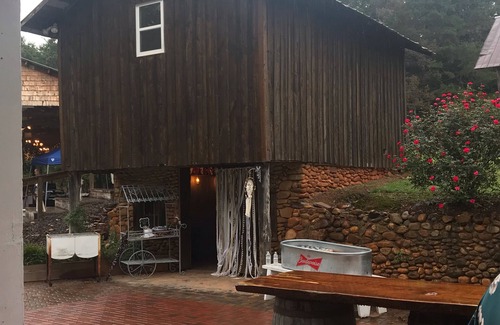 Lake Lure Cabaña | Casita Histórica del Grano