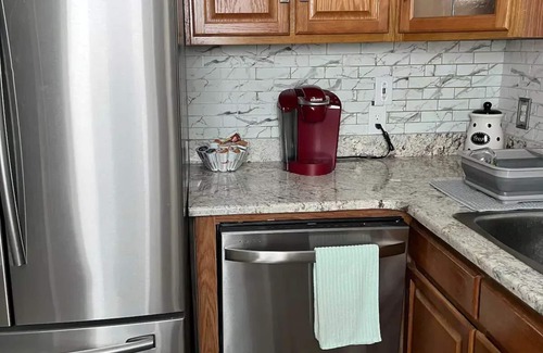 Roanoke Apartamento | Historic Grandin Village Near Black Dog Salvage