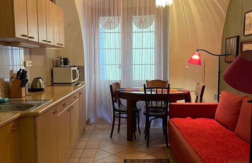 Mala Strana Apartamento | Apartamento histórico en planta baja para 2 en el centro medieval de Praga