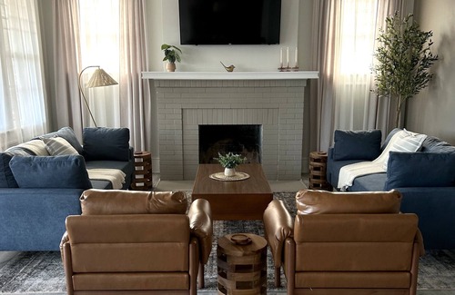 Greensboro Casa | Historic Haven: Nestled in Downtown Greensboro! Close to Universities.