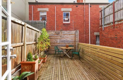 Hobart Central Business District Apartamento | Historic Haven Two storey Pad in Perfect City Spot