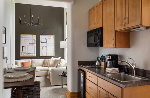 Traverse City Condominio | Condominio en el edificio histórico - Cerca del centro / Bay / Compras / Restaurantes / Tiendas