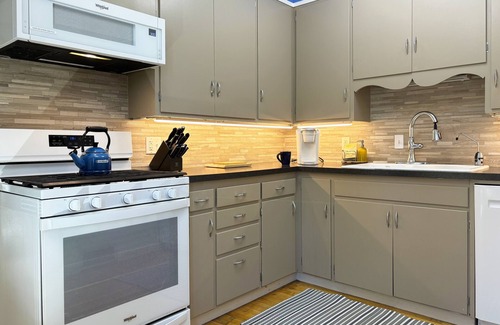Northfield Cabaña | Historic Home By Carleton College; Perfect for Visiting Families & Faculty