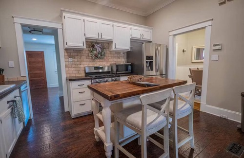Clinton Casa | Historic Home in Downtown Clinton