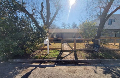 North Loop Casa | Historic Home In Hyde Park