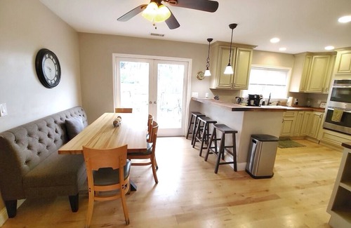 Lompoc Casa | Historic Home *reWine Mission* Walk Downtown: Coffee, Shop, Dine, Wines, Brews