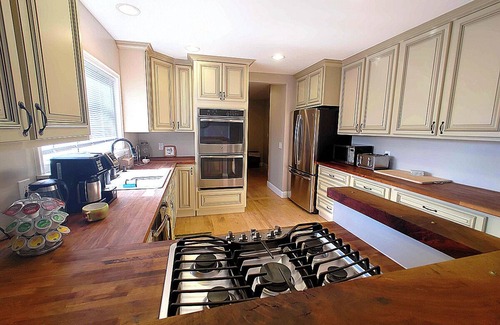 Lompoc Casa | Historic Home *reWine Mission* Walk Downtown: Coffee, Shop, Dine, Wines, Brews