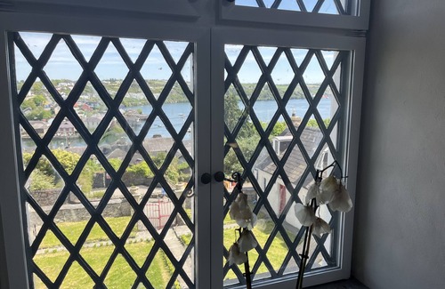 Kinsale Casa | Historic home with fabulous views only moments from town centre