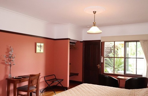 Newmerella Cama Y Desayuno | Historic Homestead with amazing views and breakfast