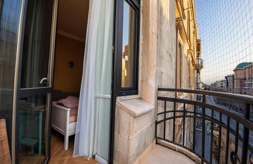 Kleparz Apartamento | Historic Krakow Studio: Balcony, Kitchenette & Walk to Attractions
