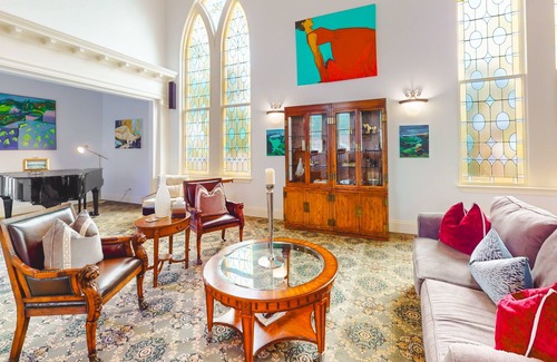 Sandwich Casa | Historic landmark with renovations, stained glass, game room, & gourmet kitchen