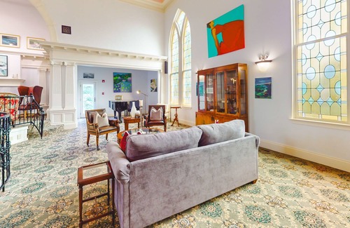 Sandwich Casa | Historic landmark with renovations, stained glass, game room, & gourmet kitchen