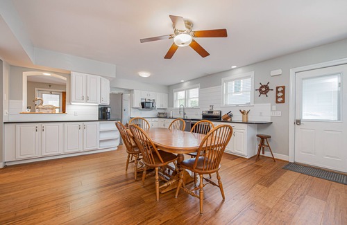 Lewes Casa | Historic Lewes, Steps to the Beach