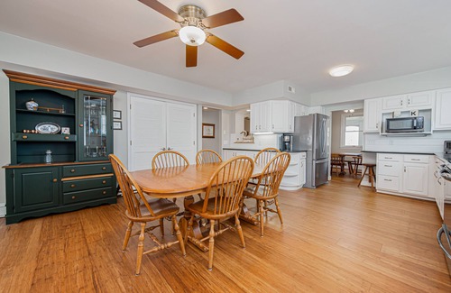 Lewes Casa | Historic Lewes, Steps to the Beach