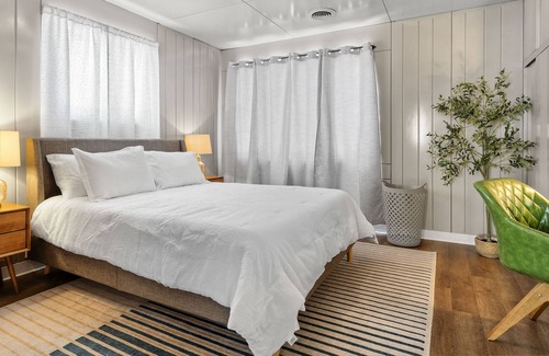 University Heights Casa | Historic Lustron home in the heart of University Heights
