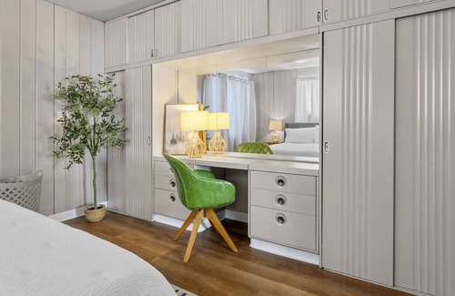 University Heights Casa | Historic Lustron home in the heart of University Heights