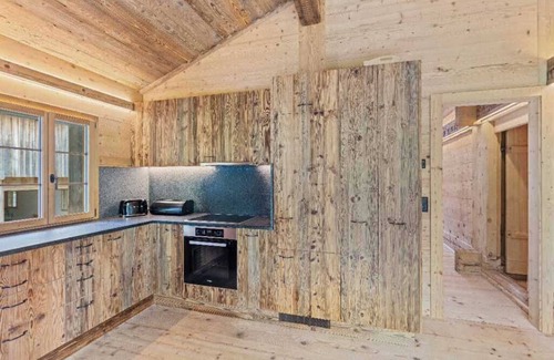 Saanenmoeser Chalet De Esquí | Historic Luxury Chalet