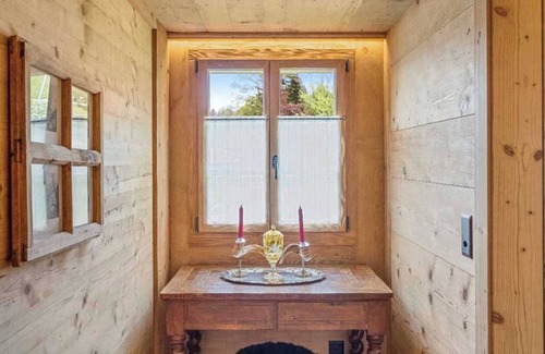 Saanenmoeser Chalet De Esquí | Historic Luxury Chalet