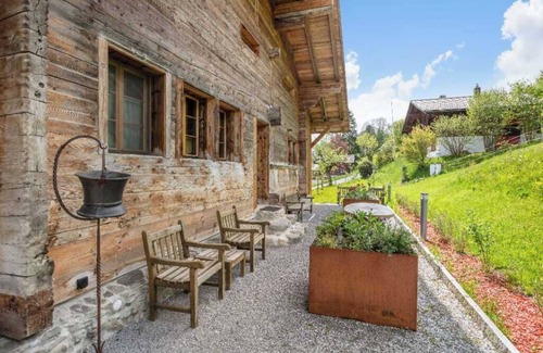 Saanenmoeser Chalet De Esquí | Historic Luxury Chalet